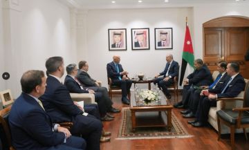 المبعوث الأمريكي إلى سوريا: حكومة دمشق ستسخر جميع مواردها لمحاسبة المسؤولين عن فظائع السويداء المبعوث الأمريكي إلى سوريا: حكومة دمشق ستسخر جميع مواردها لمحاسبة المسؤولين عن فظائع السويداء