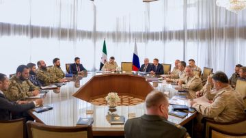 نائب وزير الدفاع الروسي يلتقي رئيس الأركان السوري في دمشق نائب وزير الدفاع الروسي يلتقي رئيس الأركان السوري في دمشق