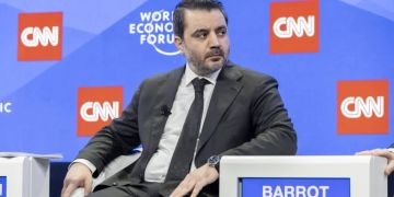 وزير الخارجية السوري يحدد موقف الحكومة من مسألة العلاقات مع إسرائيل وزير الخارجية السوري يحدد موقف الحكومة من مسألة العلاقات مع إسرائيل