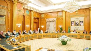 مجلس الوزراء السعودي يؤكد مساندة سوريا في إعادة بناء اقتصادها وتقديم منحة نفطية مجلس الوزراء السعودي يؤكد مساندة سوريا في إعادة بناء اقتصادها وتقديم منحة نفطية
