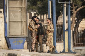 رفض مسلحي الشيخ مقصود الخروج من حلب وسط استمرار الاشتباكات