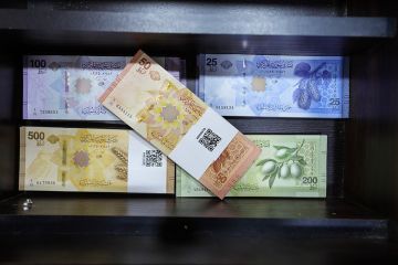 مصرف سوريا المركزي ينفي نفاد العملة الجديدة