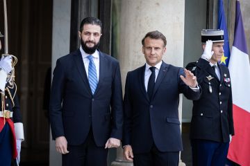 الشرع وماكرون يؤكدان أهمية وحدة سوريا وسيادتها ورفض التوجهات الانفصالية