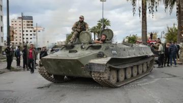  الخروج من البيت للضرورة القصوى فقط : ماذا يحدث في حمص؟ سكان يروون لبي بي سي ومصادر حكومية ترد