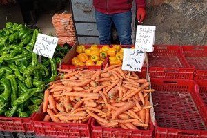 أسعار الخضار والفواكه في سوريا ترتفع مع بداية العام... والتسعير بالليرة الجديدة