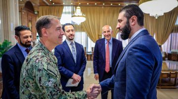 سنتكوم: الأدميرال كوبر تحدث مع الشرع وأطلعه على خطة نقل 7 آلاف معتقل من داعش بشكل منظم وآمن