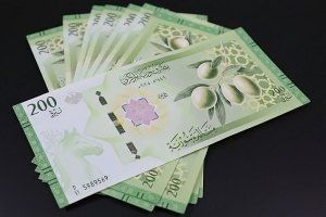 سوريا تبدأ التسعير بالليرة الجديدة: الذهب يرتفع والمحروقات تحدد وفق سعر صرف 120