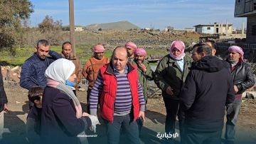 إسرائيل ترش أراضي سورية بمادة مجهولة (صور) إسرائيل ترش أراضي سورية بمادة مجهولة (صور)