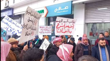 وقفة احتجاجية في حماة رفضا للقانون رقم 60 وضم الأراضي الخاصة لمشاريع عامة