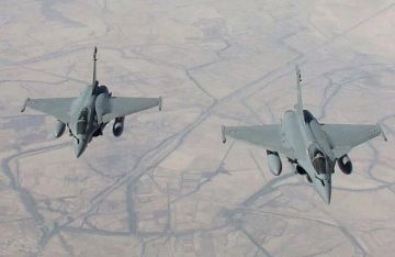 بريطانيا و فرنسا تنفذان ضربة مشتركة ضد تنظيم الدولة في محيط تدمر وسط سوريا بريطانيا و فرنسا تنفذان ضربة مشتركة ضد تنظيم الدولة في محيط تدمر وسط سوريا