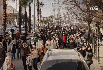 سوريا.. نزوح كبير للأهالي من أحياء في حلب والمحافظ يحذر من الاقتراب من مواقع قسد (صور) سوريا.. نزوح كبير للأهالي من أحياء في حلب والمحافظ يحذر من الاقتراب من مواقع قسد (صور)