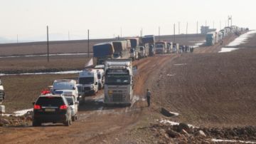 بريطانيا تؤكد وصول إمدادات إغاثية عبر الممرات الانسانية الى الحسكة وعين العرب بريطانيا تؤكد وصول إمدادات إغاثية عبر الممرات الانسانية الى الحسكة وعين العرب