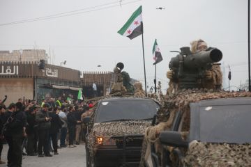 الحكومة السورية: بيان قسد يتضمن مغالطات وتأكيدها بعدم وجود عسكري لها في حلب يعفيها من التدخل الأمني