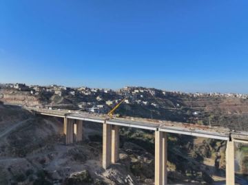 مشروع إعادة تأهيل جسر الرستن.. تحديات معقدة وصعوبات هندسية مشروع إعادة تأهيل جسر الرستن.. تحديات معقدة وصعوبات هندسية