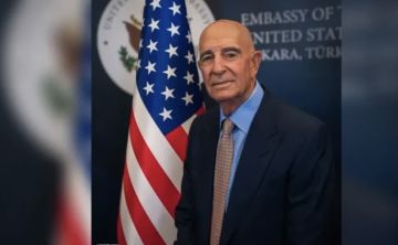 توماس باراك يلتقي وزير الخارجية الأردني ويبحثان التطورات في سوريا