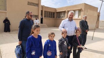 تفقد مدارس معدان عتيق والقصبي في ريف ديرالزور الغربي تفقد مدارس معدان عتيق والقصبي في ريف ديرالزور الغربي