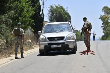 الجيش اللبناني يضبط متفجرات وعبوات ناسفة مهربة من سوريا إلى لبنان الجيش اللبناني يضبط متفجرات وعبوات ناسفة مهربة من سوريا إلى لبنان