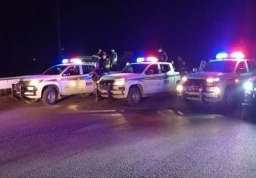 إصابة 4 أشخاص باشتباكات عنيفة في الحسكة وتعزيزات كبيرة لقوى الأمن الداخلي.. فيديو إصابة 4 أشخاص باشتباكات عنيفة في الحسكة وتعزيزات كبيرة لقوى الأمن الداخلي.. فيديو