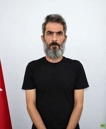 الأمن التركي يوقف سوريا شارك في هجوم الريحانية الدامي بأمر من مخابرات الأسد الأمن التركي يوقف سوريا شارك في هجوم الريحانية الدامي بأمر من مخابرات الأسد