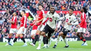 بورنموث يضاعف معاناة اليونايتد بثلاثية على ملعبه ويزيد الضغط على مدربه كاريك بورنموث يضاعف معاناة اليونايتد بثلاثية على ملعبه ويزيد الضغط على مدربه كاريك