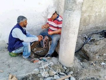 انقطاع الاتصالات عن ريف دير الزور الشرقي انقطاع الاتصالات عن ريف دير الزور الشرقي