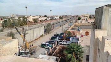 الأمن الداخلي وأمن الطرق يباشران مهامهما من مقر جديد في حي غويران بالحسكة الأمن الداخلي وأمن الطرق يباشران مهامهما من مقر جديد في حي غويران بالحسكة