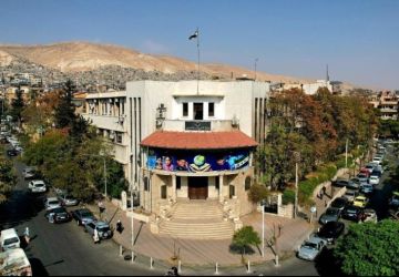 التربية السورية: تعديل المناهج اقتصر على حذف رموز النظام السابق ومضامينه الأيديولوجية التربية السورية: تعديل المناهج اقتصر على حذف رموز النظام السابق ومضامينه الأيديولوجية