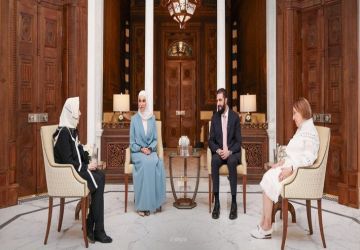 الشرع يستحضر إرث الاستقلال في لقاء مع ابنتي القوتلي والعايش الشرع يستحضر إرث الاستقلال في لقاء مع ابنتي القوتلي والعايش