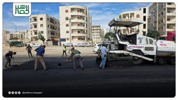 تواصل الورش الفنية التابعة لـ مجلس مدينة إدلب أعمال قشط وتزفيت الشوارع الرئيسية والفرعية في المدينة، وذلك ضمن إطار مشروع إدلب تستحق الخدمي الشامل. تواصل الورش الفنية التابعة لـ مجلس مدينة إدلب أعمال قشط وتزفيت الشوارع الرئيسية والفرعية في المدينة، وذلك ضمن إطار مشروع إدلب تستحق الخدمي الشامل.