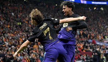 برشلونة يقلب تأخره أمام غلاطة سراي ويسحقه برباعية بدوري ابطال أوروبا برشلونة يقلب تأخره أمام غلاطة سراي ويسحقه برباعية بدوري ابطال أوروبا