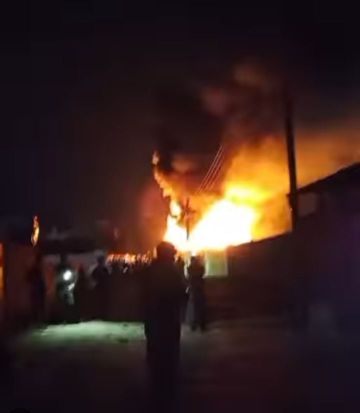 انفجار صهريج في النشوة الغربية بالحسكة.. والأسباب ما تزال مجهولة انفجار صهريج في النشوة الغربية بالحسكة.. والأسباب ما تزال مجهولة