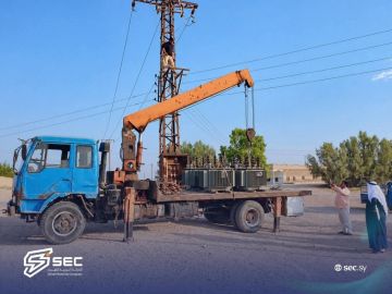 وصول أربع محولات كهربائية إلى قرية الحريجي في منطقة الصور وصول أربع محولات كهربائية إلى قرية الحريجي في منطقة الصور