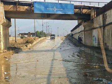 أهالي النشوة الغربية يطالبون بتنظيف الممرات المطرية قرب جسر النشوة الشريعة أهالي النشوة الغربية يطالبون بتنظيف الممرات المطرية قرب جسر النشوة الشريعة