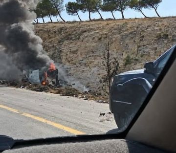 ضحايا بانفجار سيارة على طريق دمشق - حمص الدولي ضحايا بانفجار سيارة على طريق دمشق - حمص الدولي