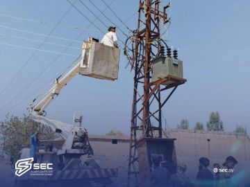 عودة التيار الكهربائي إلى الميادين والبوكمال بعد إصلاح عطل في خط 66 ك.ف عودة التيار الكهربائي إلى الميادين والبوكمال بعد إصلاح عطل في خط 66 ك.ف