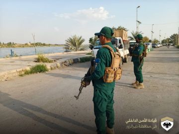 دوريات أمن الطرق والمرور تؤمن انسبابية حركة المرور على الجسر الحربي بديرالزور دوريات أمن الطرق والمرور تؤمن انسبابية حركة المرور على الجسر الحربي بديرالزور