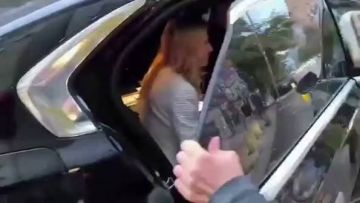 اعتداء أمني على صحفية ببلغاريا بسبب سؤال لـ رئيسة البرلمان اعتداء أمني على صحفية ببلغاريا بسبب سؤال لـ رئيسة البرلمان