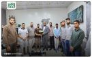 مدير منطقة خان شيخون يستضيف الطالب المتفوق عبد الحميد السرماني وطلابا جامعيين
