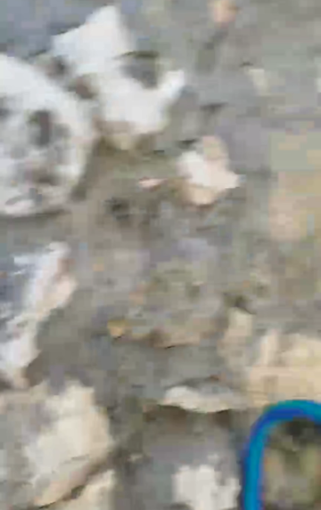 اشتباكات عنيفة في ريف اللاذقية تسفر عن سقوط قتلى ومدنيين وتدمير منازل (فيديو)