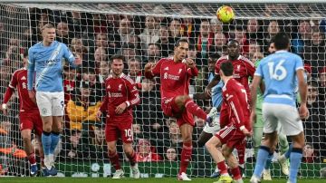 في قمة تحبس الأنفاس .. مانشستر سيتي يقلب الطاولة على ليفربول في معقله  أنفيلد رود 