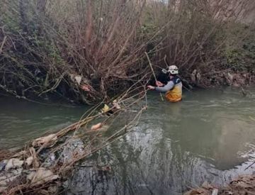 سوريا.. الدفاع المدني ينهي عمليات البحث عن طفل غرق في نهر بردى دون نتائج سوريا.. الدفاع المدني ينهي عمليات البحث عن طفل غرق في نهر بردى دون نتائج