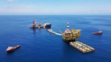 الشرع يعقد جلسة مع ممثلي شركات دولية حول الحقل البحري الأول في سوريا