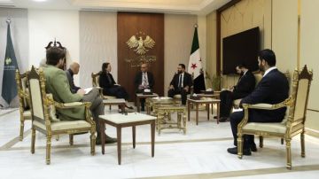 مباحثات سورية بريطانية حول الوضع بالسويداء وتطوير التعاون الامني مباحثات سورية بريطانية حول الوضع بالسويداء وتطوير التعاون الامني