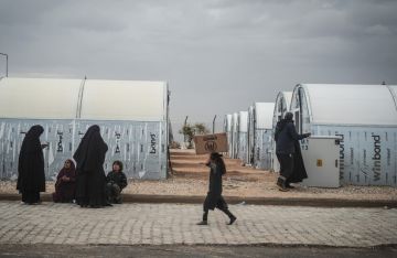 الداخلية: بدأنا بمعالجة الوضع الانساني في مخيم الهول بعد دخولنا اليه