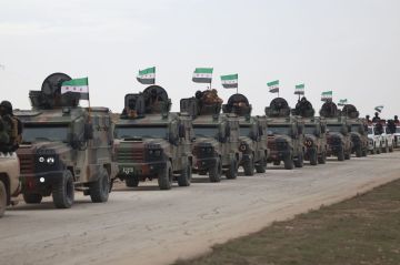 بالسكاكر والزغاريد والأعلام.. أهالي القامشلي يرحبون بالجيش السوري (فيديو)