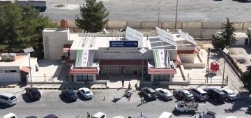 إغلاق معبر حدودي بين سوريا ولبنان وقت الإفطار يثير استياء واسعا بين المسافرين (فيديو)