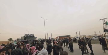 إضراب سائقي شاحنات في عدة محافظات للمطالبة بتفعيل مكاتب الدور وإلغاء حرية النقل إضراب سائقي شاحنات في عدة محافظات للمطالبة بتفعيل مكاتب الدور وإلغاء حرية النقل