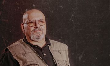 توليد مفردات بذيئة.. كاتب سوري شهير ينتقد التركيبات اللفظية واللغة الصادمة بمسلسل مولانا (فيديو)