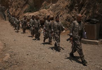 أوجلان يعلن نهاية المرحلة الأولى من قرار تسليم السلاح ويأذن ببدء الاندماج الديمقراطي