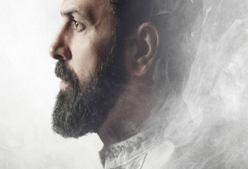 تيم حسن يشعل مواقع الإنترنت بحرف واحد في مولانا